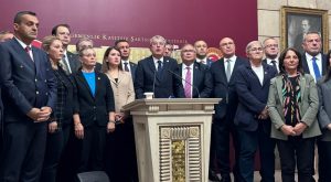 Chp bugün 16.00 da tüm vatandaşları Esenyurt’ta davet etti bebek katiline konuşma çağrısı Umut hakkı ile serbest bırakın diyenler TBMM de Esenyurt Belediye başkanı terör örgütü mensubu aradı diye tutuklandı