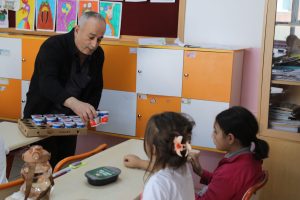 OKULDA YEMEK VAR”  ÇANKAYA BELEDİYESİ’NDEN KANTİNİ OLMAYAN İLKOKULLARA SICAK ÖĞLE YEMEĞİ