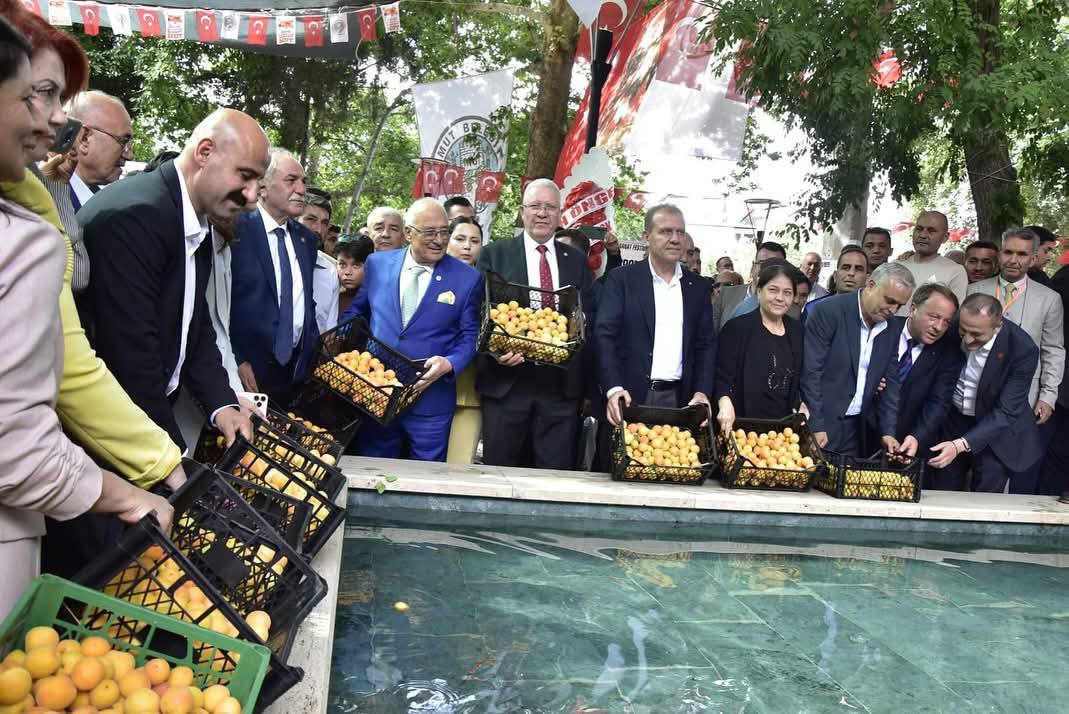 63. Mut Karacaoğlan Kayısı Kültür ve Sanat Festivali Coşkuyla Kutlandı