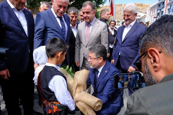 BAKAN YUMAKLI BAYBURT’TA