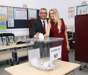 Türkiye den sonra sıra KKTC geldi. Devlet Bahçeli, Kuzey Kıbrıs Türkiye Cumhuriyeti’nde gerçekleşen cumhurbaşkanlığı seçimlerinin sonuçlarına ilişkin “KKTC parlamentosu toplanmalı, seçim sonuçlarının kabul edilemeyeceğini ilan etmeli ve Türkiye’ye katılma kararı almalıdır”