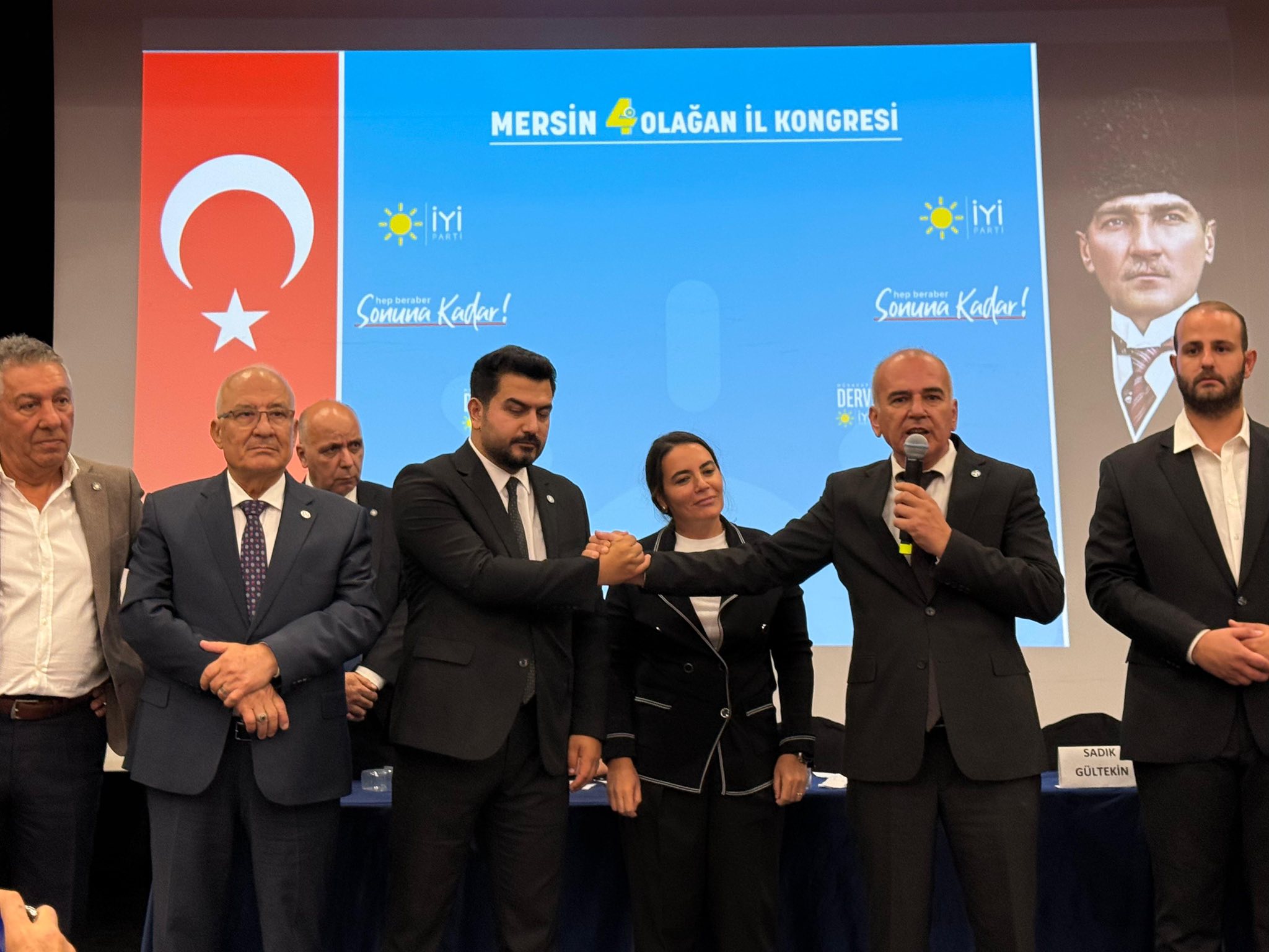 İYİ Parti Mersin’de Kongre Heyecanı: Ali Rıza Özdeniz Güven Tazeledi.
