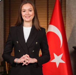 CHP MANİSA’DA 2. ACISINI YAŞADI. FERDİ ZEYREK’TEN 6 AY SONRA GÜLŞAH DURBAY VEDA EDİYOR
