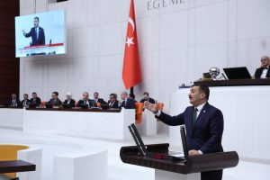 TÜRKOĞLU BÜTÇE GÖRÜŞMELERİNDE BAKANLIKLARI TOPA TUTTU