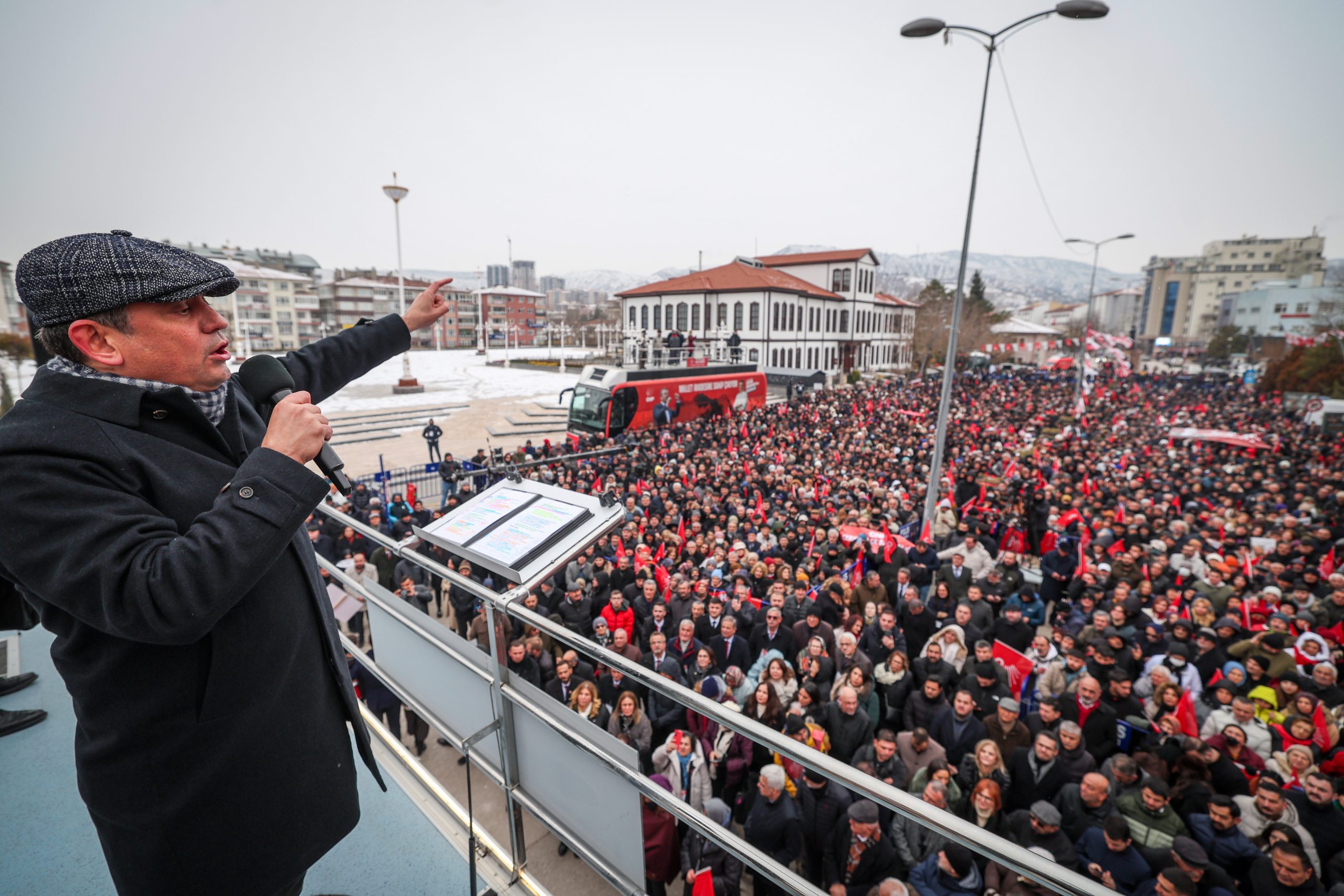 CHP Genel Başkanı Özgür Özel’den İktidara Tepki: Trump’ın Düzeni Dünya Düzeni Olamaz.