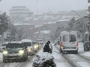 BELEDİYELERDEN UYARI;”ZORUNLU OLMADIKÇA DIŞARI ÇIKMAYIN!