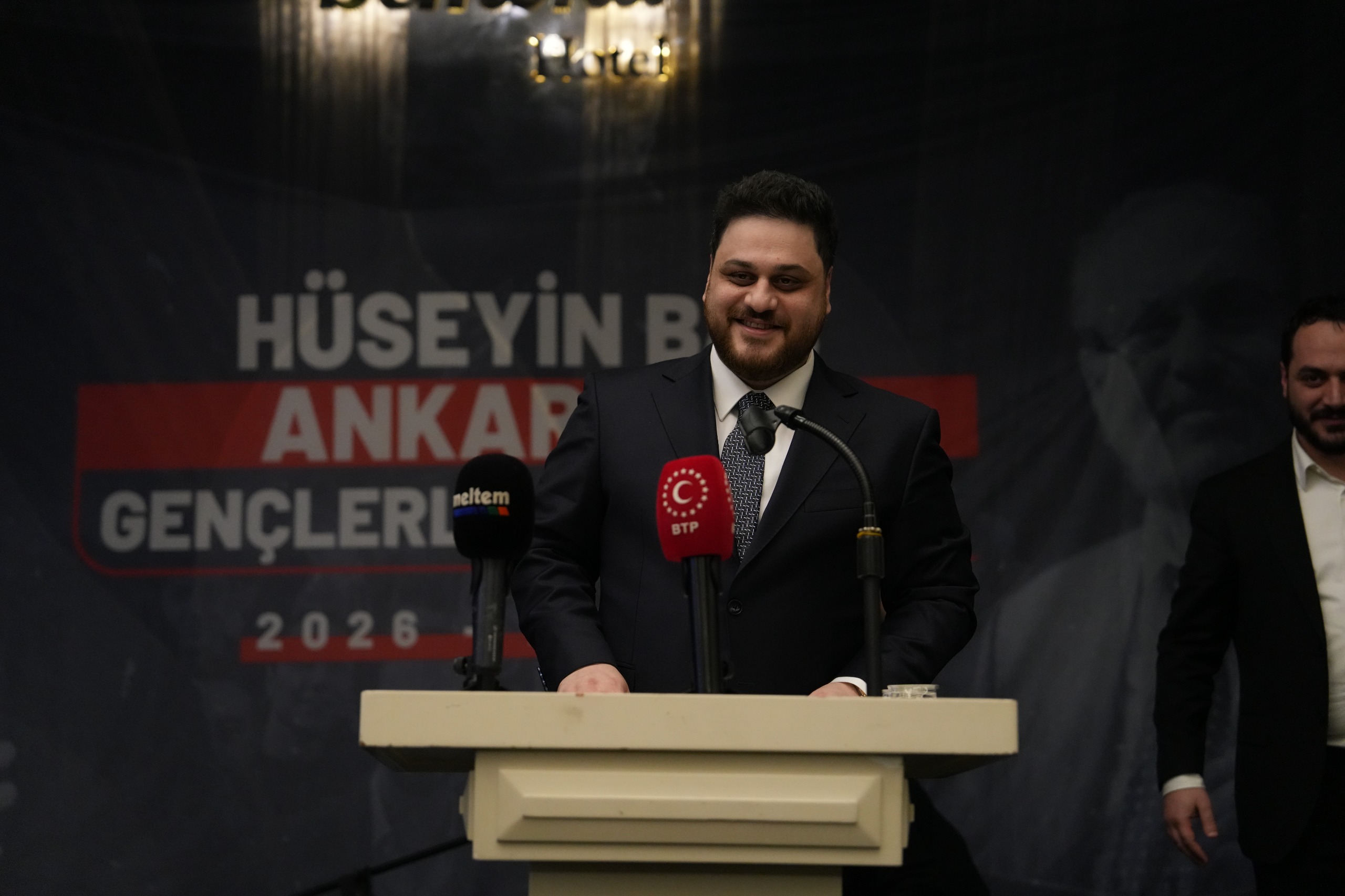 ELEŞTİREN VE  DÜŞÜNENLER AKADEMİDE DEĞİL KENDİNİ CEZAEVİNDE BULUNUYOR !