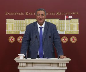 GÜRER: ““SAVAŞIN BEDELİNİ ÇİFTÇİ ÖDÜYOR, GÜBRE VE YEM FİYATLARI PATLADI”