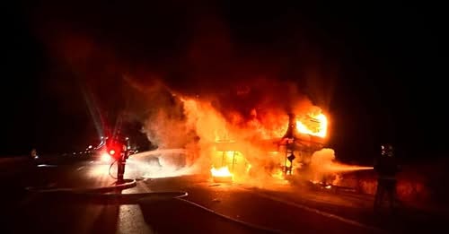 Denizli’de Bariyere Çarpıp Yanan Otobüste 1’i Bebek 8 Kişi Hayatını Kaybetti.