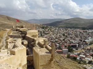 EVLİYA ÇELEBİ’NİN ANLATTIĞI 3.BÜYÜK KALE: BAYBURT KALESİ