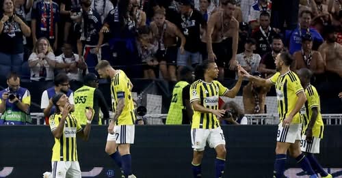 Fenerbahçe Lyon’u 2-1 Yenerek 18 Yıl Sonra Şampiyonlar Liginde.