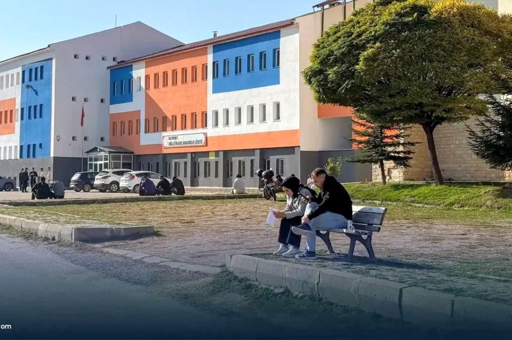 BAYBURT’TA SINAV SESSİZLİĞİ