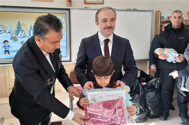 BAYBURT'TA 14 BİN 579 ÖĞRENCİ KARNELERİNİ ALDI
