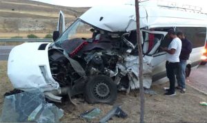 ORGANİZE SANAYİ KAVŞAĞINDA FECİ KAZA:1’i AĞIR 2 YARALI