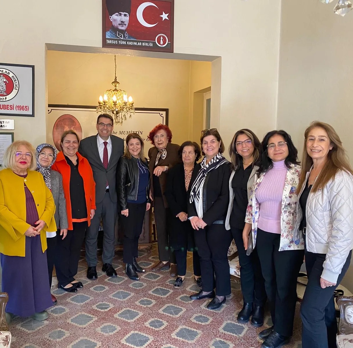 İyi Parti Tarsus Belediye Başkan Adayı Opr. Dr. Mehmet Yunus Seven Türk Kadınlar Birliği Tarsus Şubesi’ni Ziyaret Etti.