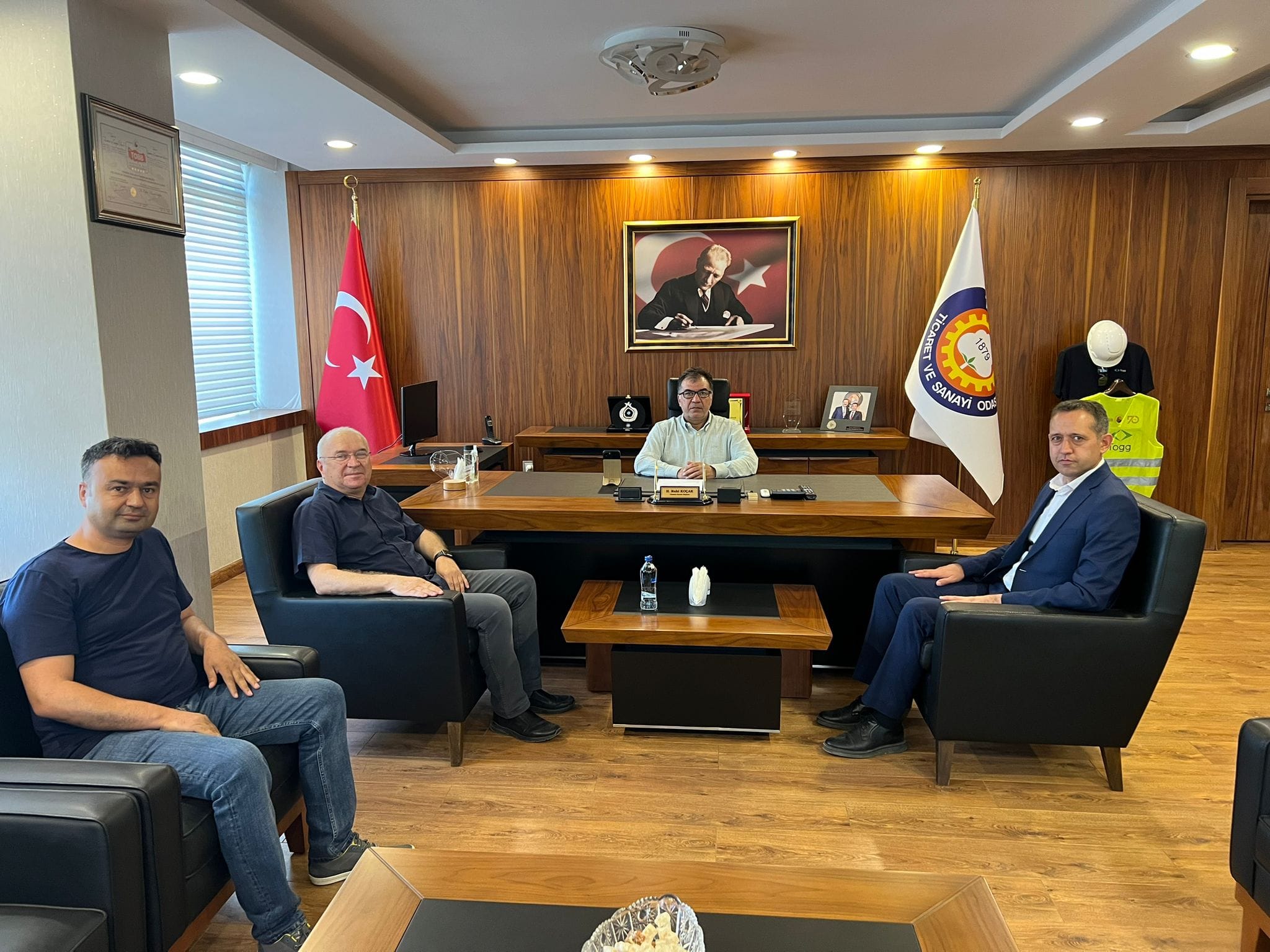 Çamlıyayla Belediye Başkanı Mehmet Fatih Sofu Tarsus Ticaret Ve Sanayi Odası Başkanı Ruhi Koçak’ı Ziyaret Etti.