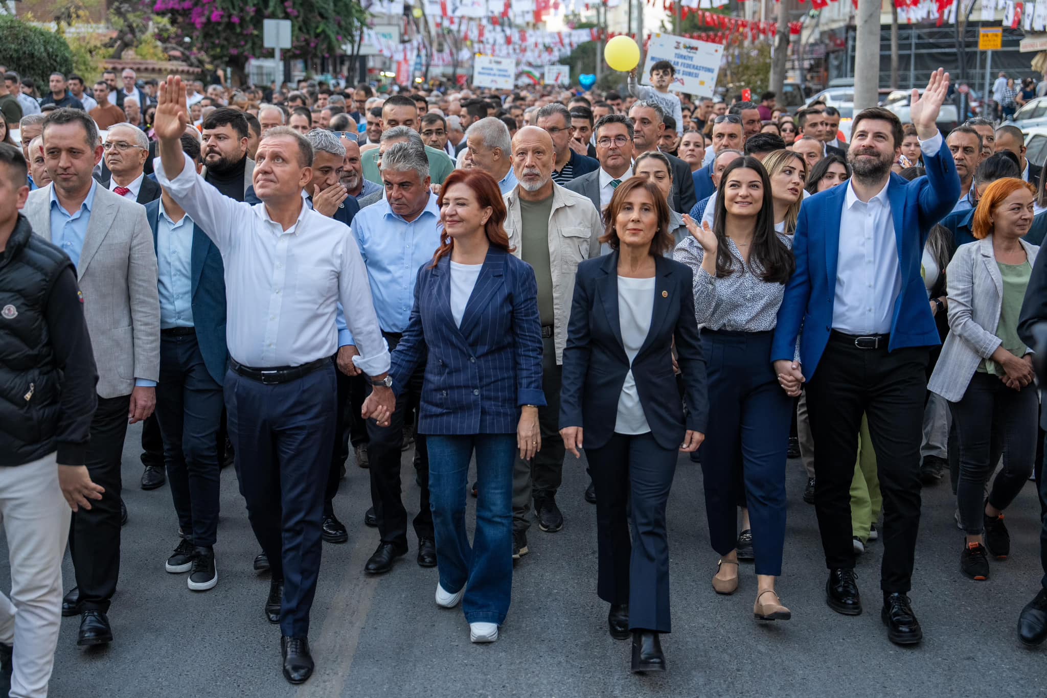 TARSUS’UN DÖRT BİR YANINI FESTİVAL COŞKUSU SARDI