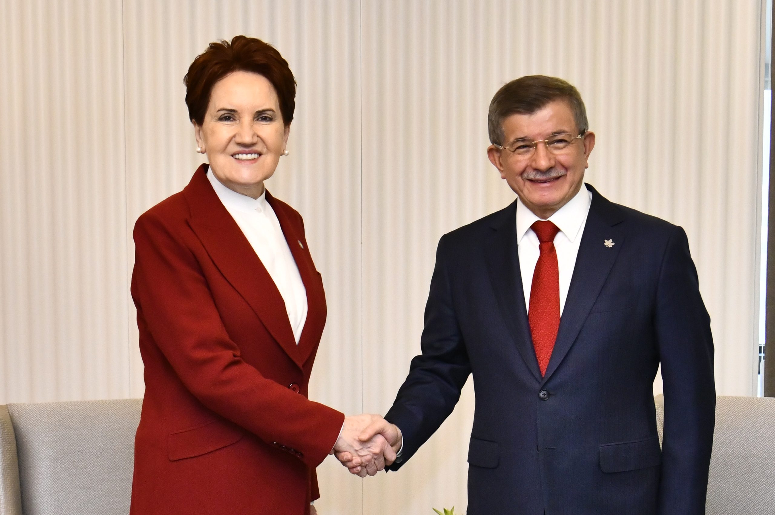 İyi Parti Genel Başkanı Akşener Liderler Turunda: Davutoğlu İle Görüştü.