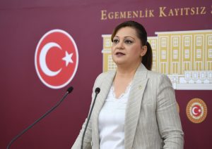 CHP’Lİ KÖKSAL;”Her yıl 24 Kasım’da öğretmenlere bir maaş ikramiye verilsin”Dedi