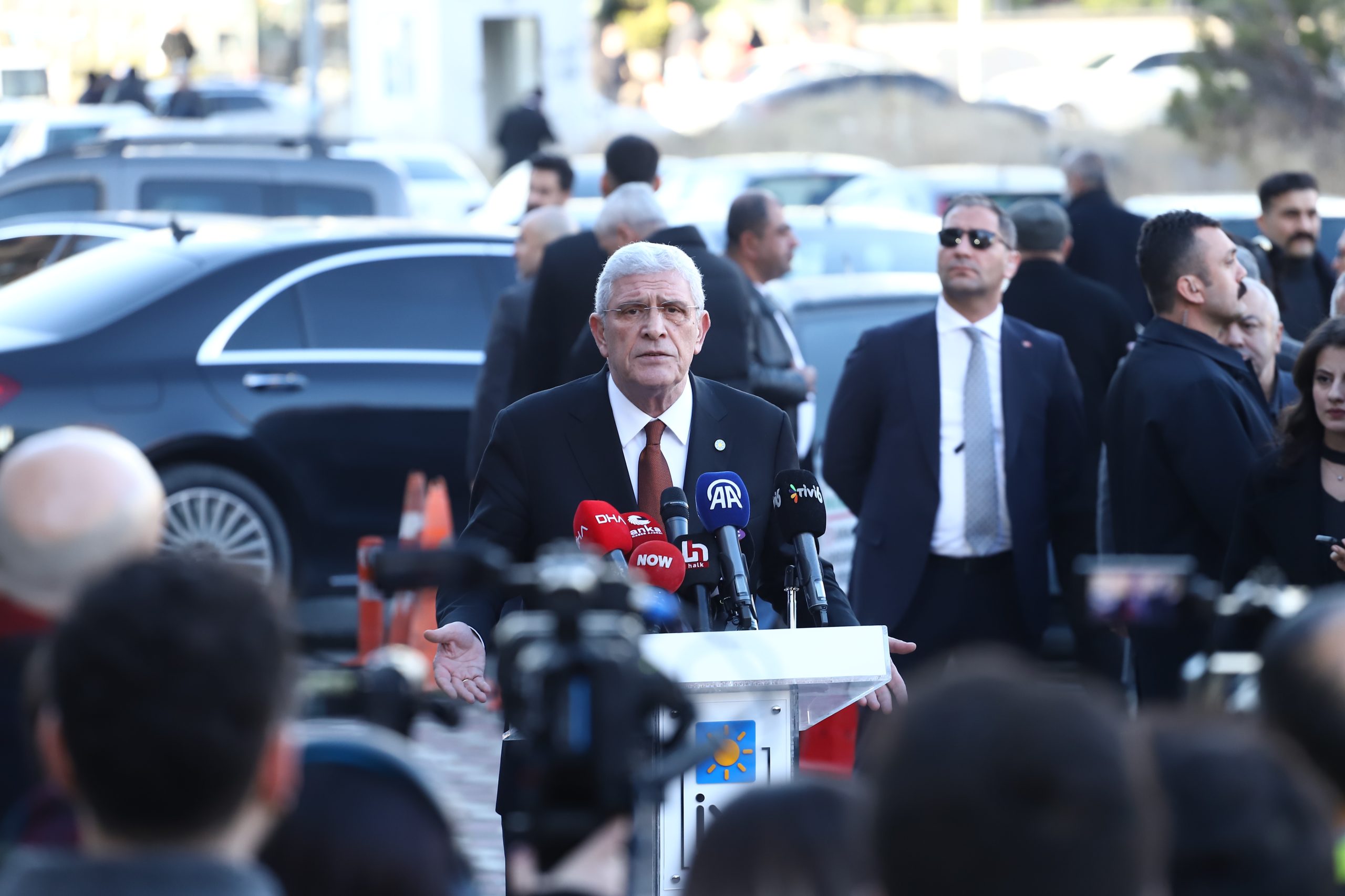 İyi Parti Genel Başkanı Dervişoğlu, Sinan Ateş’in Vurulduğu Yerde Konuştu: ‘Öcalan’a Umut Hakkı, Dervişoğlu Sokaklarda Gezemeyecek! Havanızı Alırsınız’