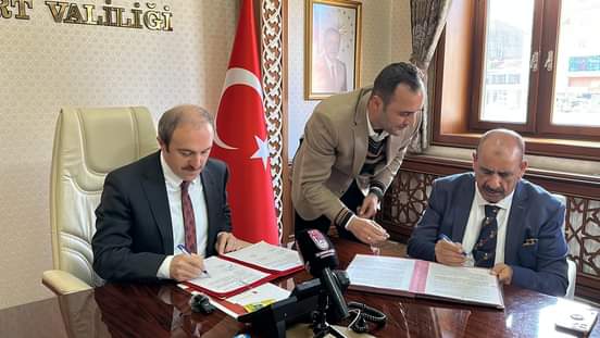 KURULACAK SÜNGER FABRİKASINDA İMZALAR ATILDI.