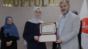 AYLİN NAZLIAKA KONYA MÜFTÜLÜĞÜNE SORDU KADININ YÜZÜ NEDEN BUZLANDI