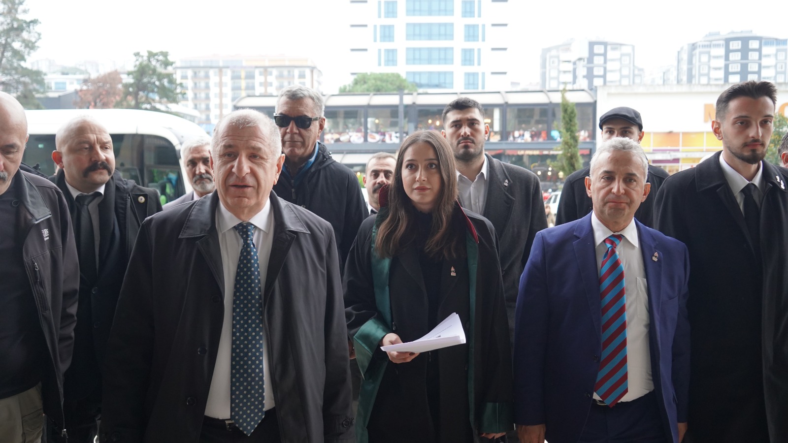 Zafer Partisi Genel Başkanı Prof. Dr. Ümit Özdağ, Rize’de Basın Açıklaması Yaptı.