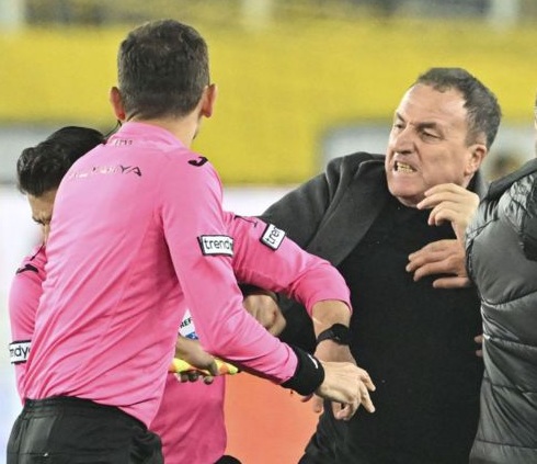 Hakeme Yumruklu Saldırıda Bulunan  Ankaragücü Eski Başkanı Faruk Koca Tahliye Edildi.