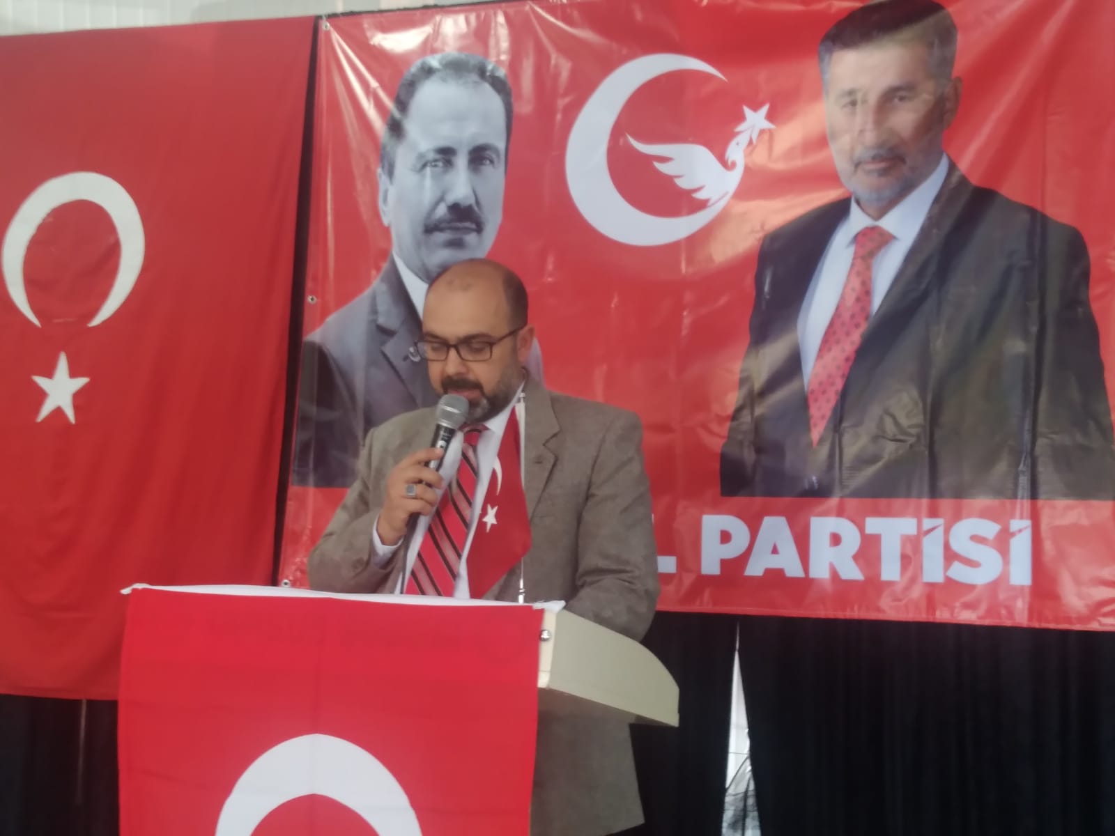 Milli Yol Partisi Tarsus İlçe Başkanı Zekeriya Nuranoğlu Öğretmenler Günü Mesajı Yayınladı.