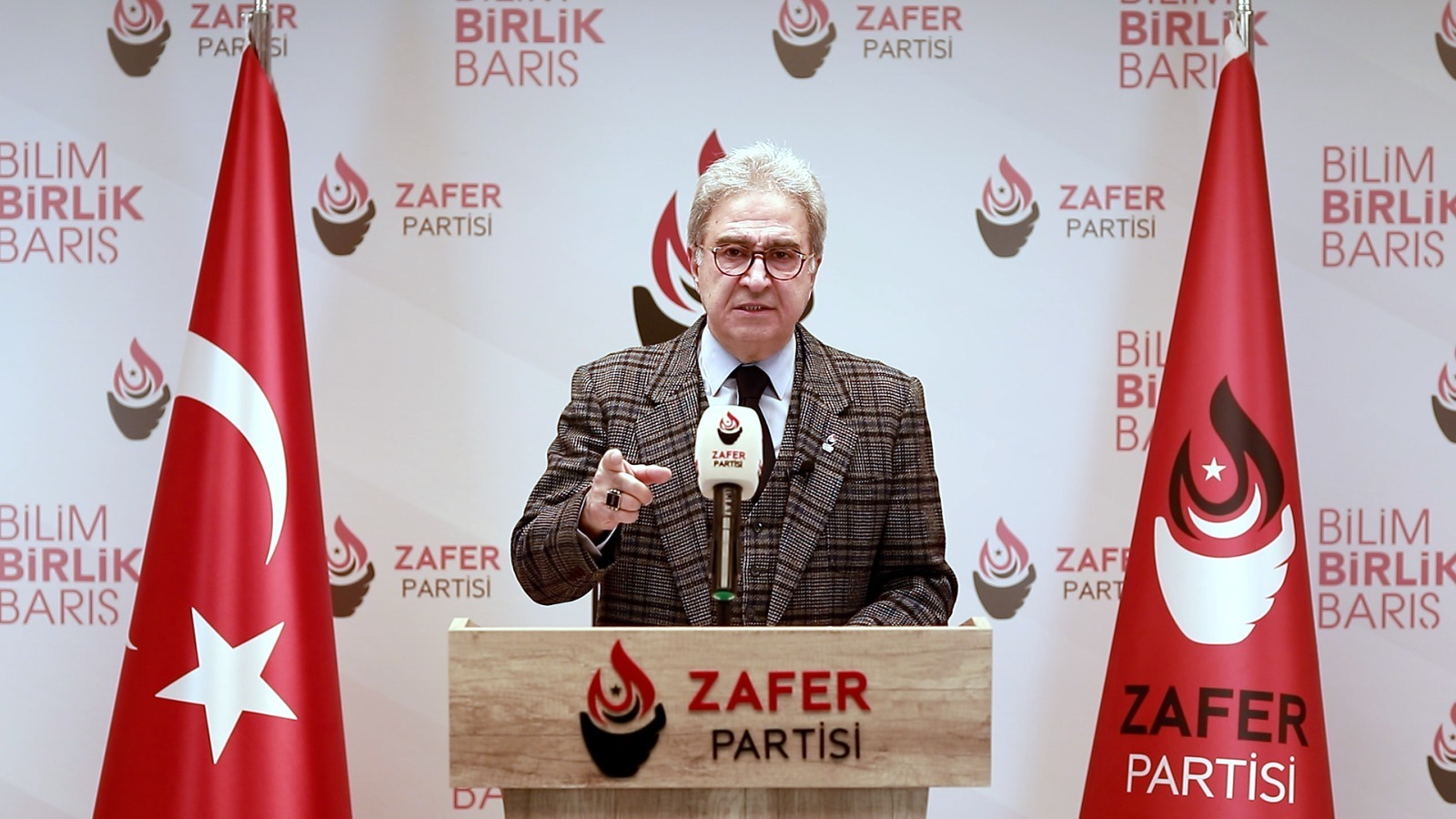 ZAFER PARTİSİ:“GÜLTEKİN UYSAL, BU KARANLIK YOLUN KÜÇÜK VE ZAVALLI BİR YOLCUSUDUR”