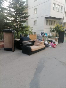 Çankaya Belediyesi’nin çöp konteyneri inadı