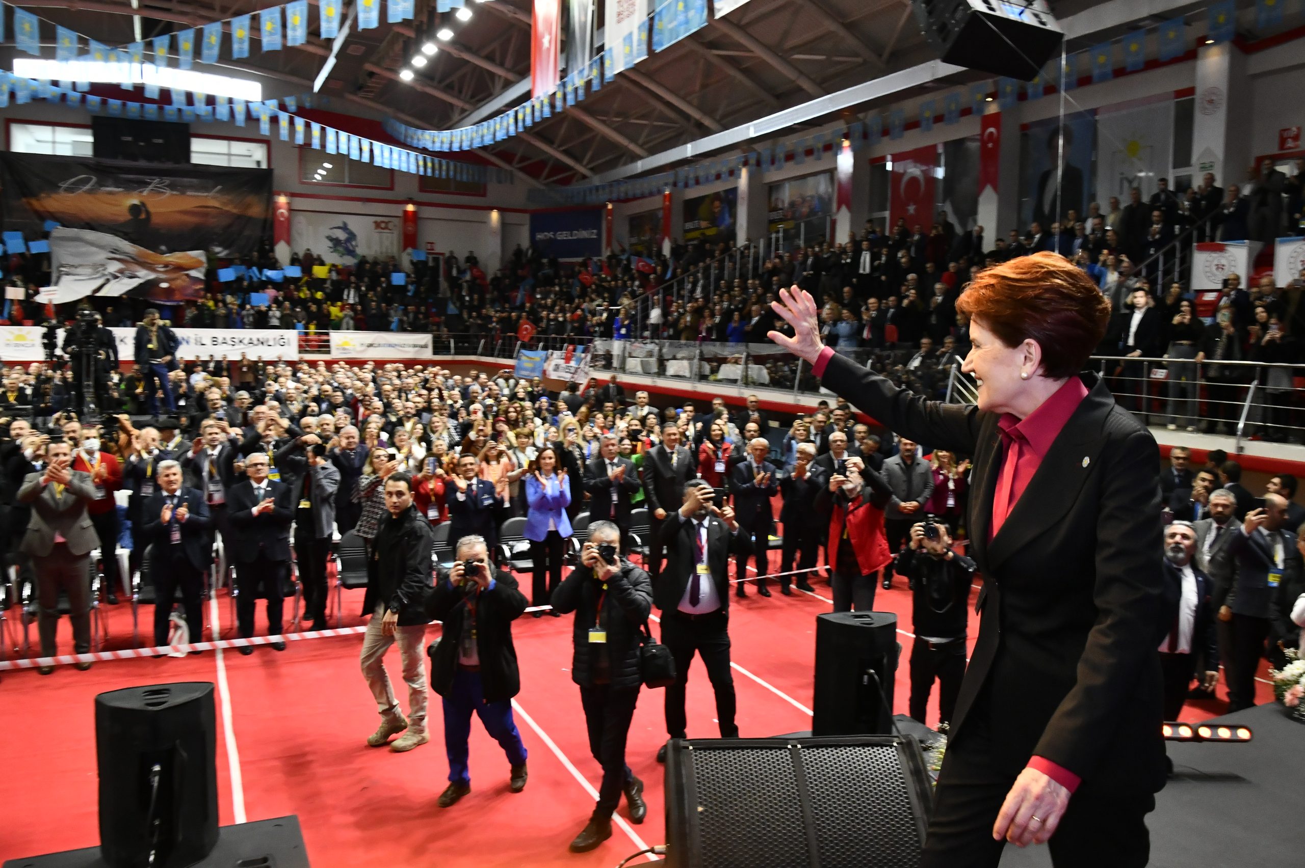 İyi Parti Genel Başkanı Akşener’den Cumhurbaşkanı Erdoğan’a “Başörtüsü” Tepkisi