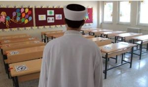 OKULLARDA ÖGRETMEN AÇIĞI VAR  İMAM  ATAMALARINA VELİLERDEN SERT TEPKİ