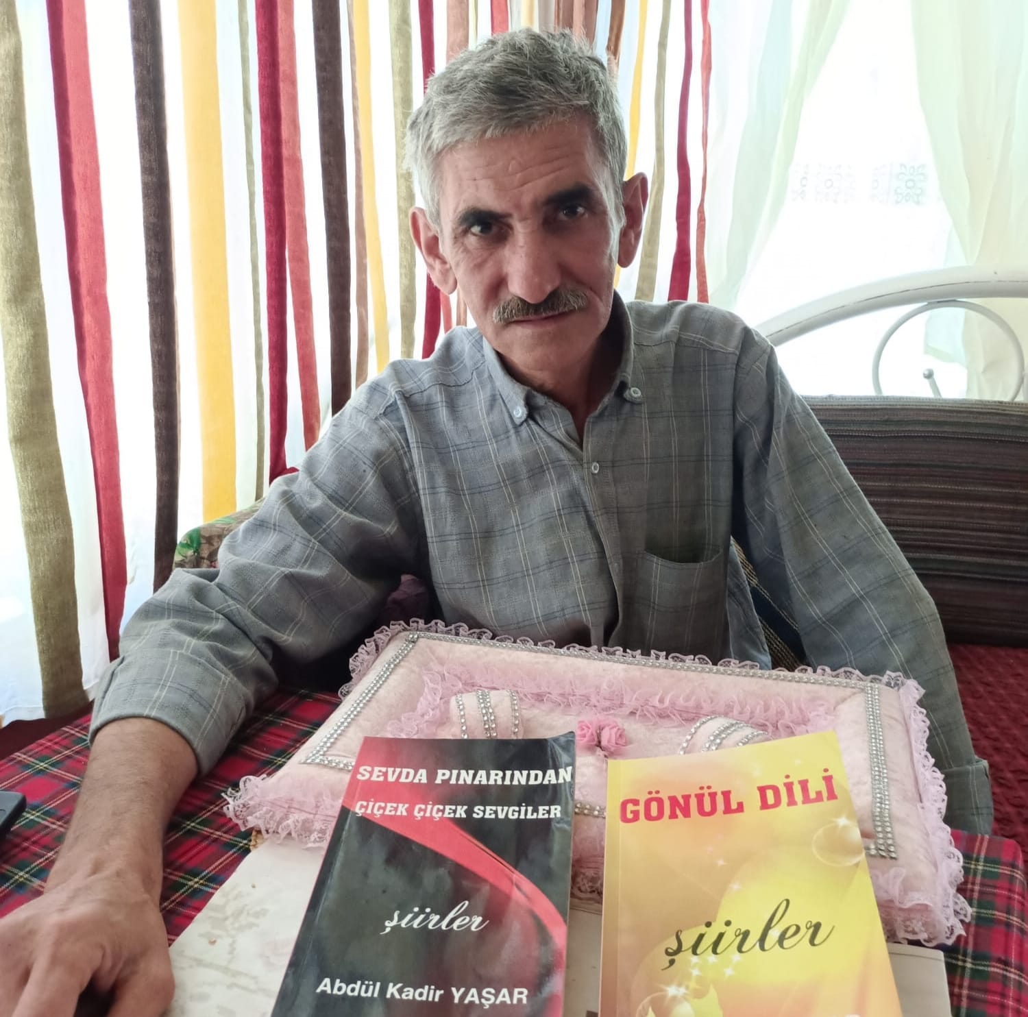 AKŞEHİRLİ ŞAİR ABDÜL KADİR YAŞAR YENİ ŞİİR KİTABINI ÇIKARIYOR