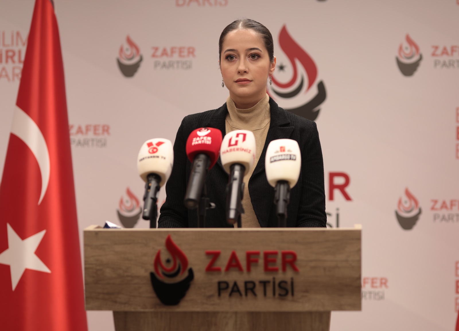 Zafer Partisi Sözcüsü Sevda Gül Tunçer, Partisinin Haftalık Basın Toplantısında Konuştu.