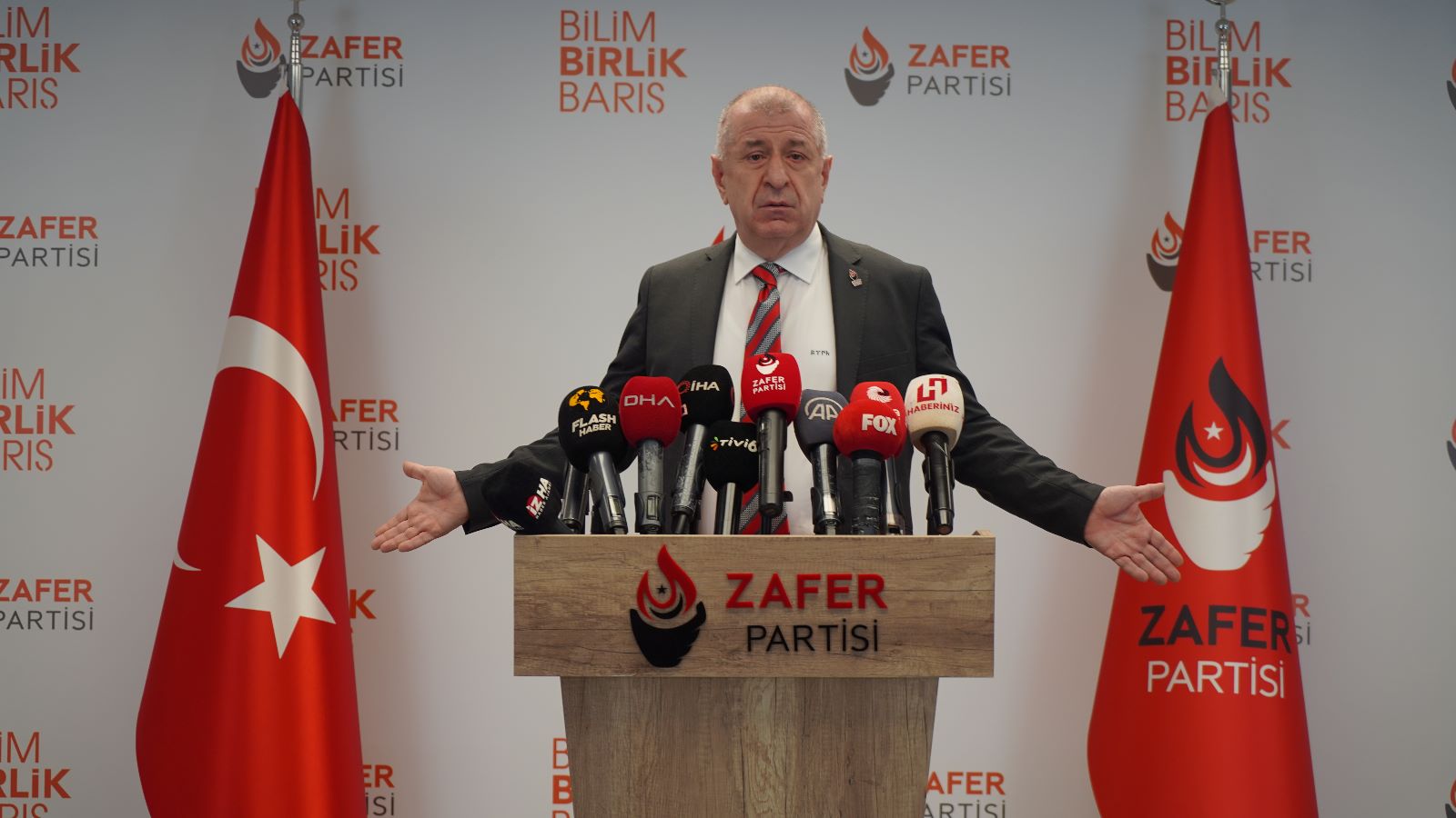 Zafer Partisi Genel Başkanı Prof. Dr. Ümit Özdağ Seçim Sonuçlarını Değerlendirdi.