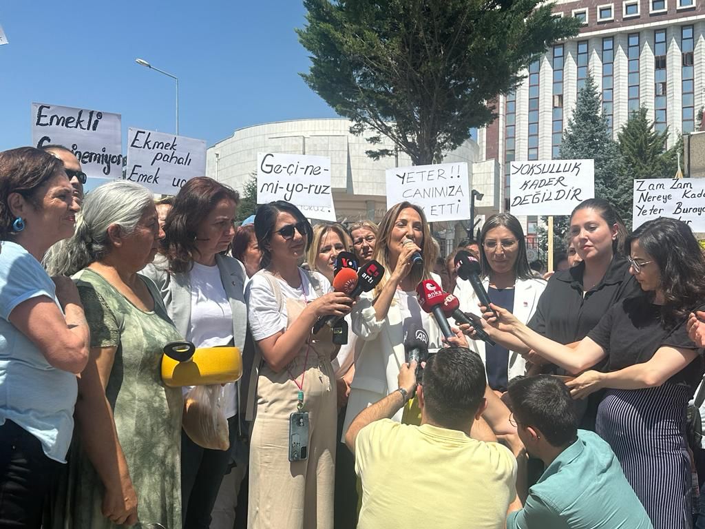 CHP KADIN KOLLARI GENEL BAŞKANI AYLİN NAZLIAKA’DAN BASIN AÇIKLAMASI