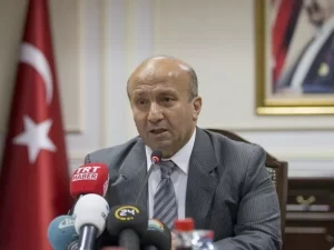ESKİ BAKAN HAVUZDA ÖLÜ BULUNDU