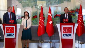 MECLİS’İN ÖNDERLİĞİNDE VE DENETİMİNDE İLERLEMESİ GEREKİYOR”  “ÖNEMLİ OLAN HEP BERABER YARINLARA UMUTLA BAKABİLMEK”