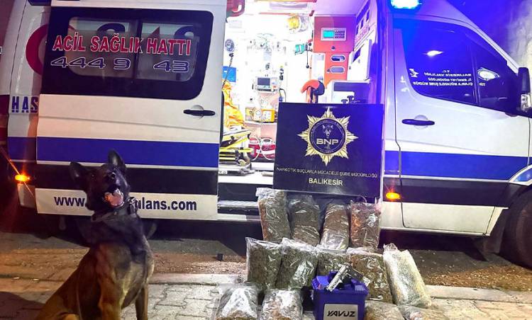 Ambulansla Uyuşturucu Sevkiyatına Nefes Kesen Operasyon