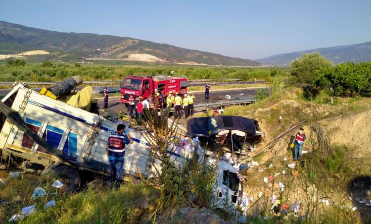 Aydın’da Trafik Kazası: 2 Ölü, 4 Yaralı
