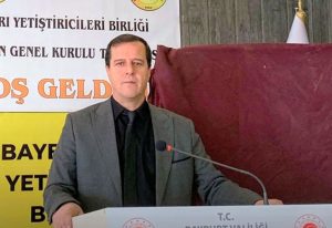 MEVCUT BAŞKAN VARDAR GÜVEN TAZELEDİ