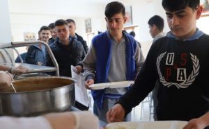 3 BİN 600 ÖĞRENCİYE ÜCRETSİZ YEMEK