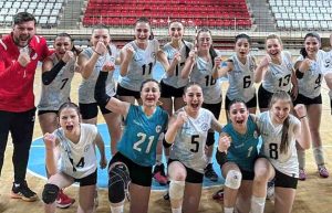 KADIN VOLEYBOL TAKIMI 2.LİG YOLUNDA