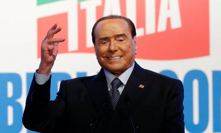 İtalya Eski Başbakanı Silvio Berlusconi Hayatını Kaybetti.