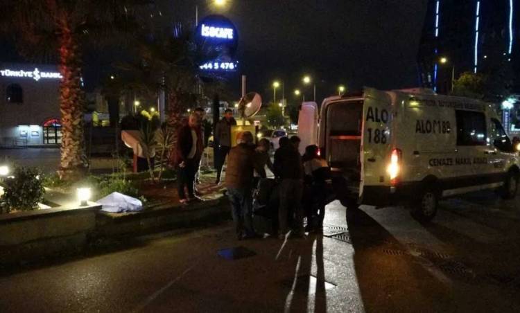 ÇALIŞMAK İÇİN ANTALYA’YA GELDİ KALDIRIMDA BEKLERKEN HAYATINI KAYBETTİ.