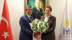 SON DAKİKA! ÖZEL VE AKŞENER GÖRÜŞMESİ BAŞLADI