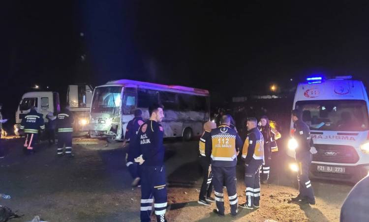 Diyarbakır’da Güvenlik Güçlerini Taşıyan Otobüs Kaza Yaptı: 11 Yaralı