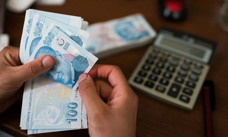 Emekliler İçin 2 Yeni Formül: Bayram İkramiyesine Zam Ve İndirimli Kart Hamlesi