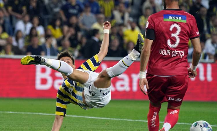 Fenerbahçe Sivasspor’u 3 -0 Yenerek Kupada Adını Finale Yazdırdı.